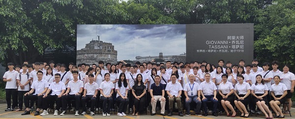 校企合作共發(fā)展，互惠共贏譜新篇