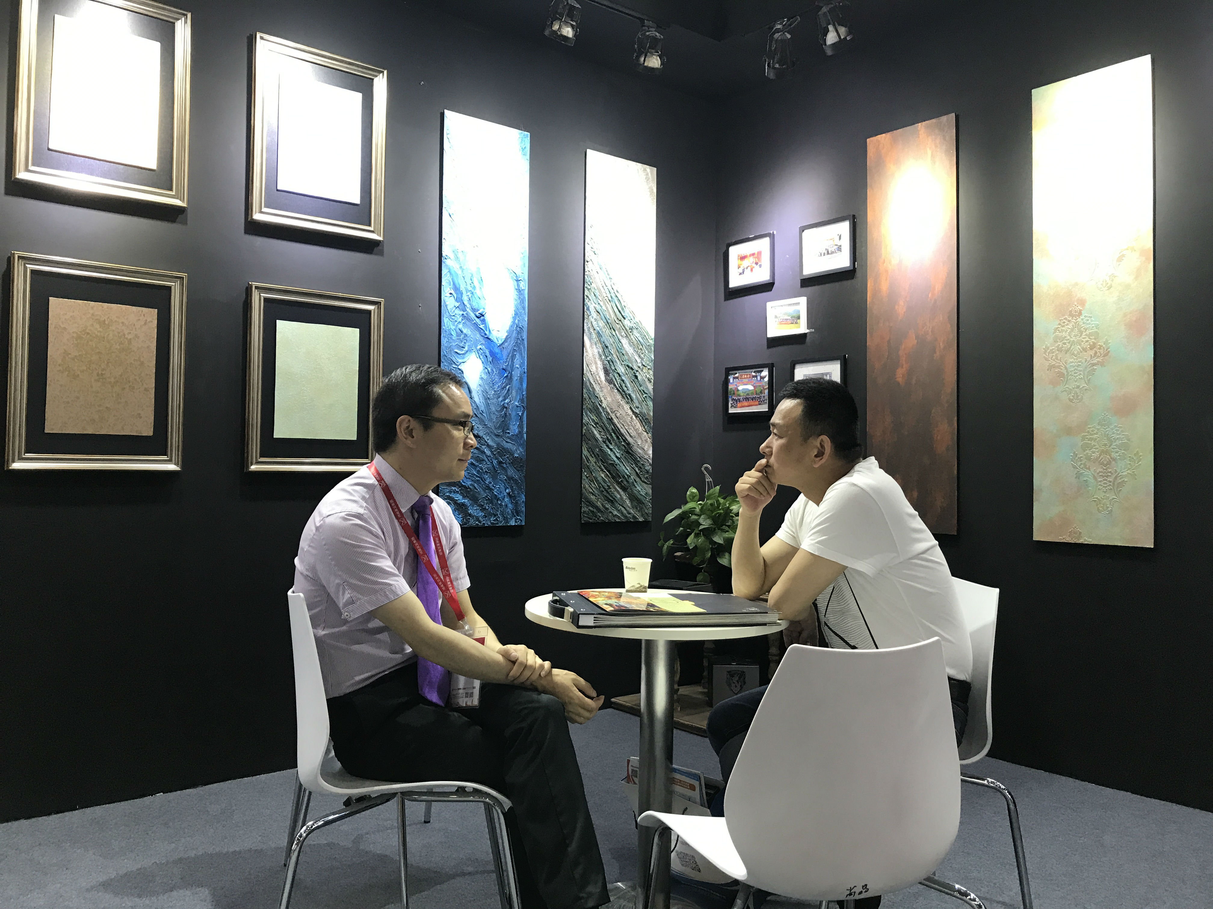 GIOVANNI喬瓦尼藝術(shù)涂料現(xiàn)場(chǎng)咨詢客戶