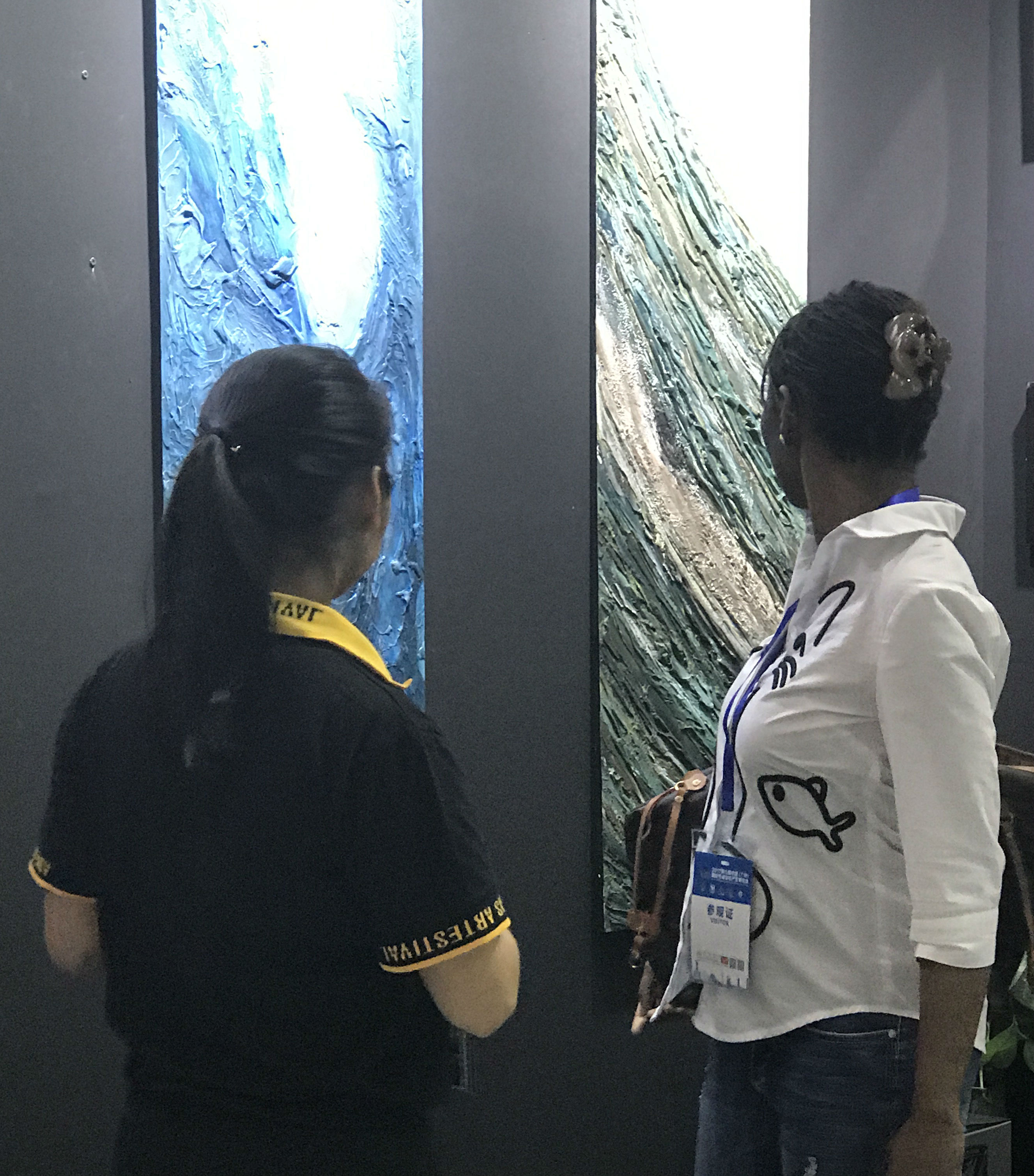 南非的女設(shè)計(jì)師對(duì)GIOVANNI喬瓦尼藝術(shù)涂料展開**的了解